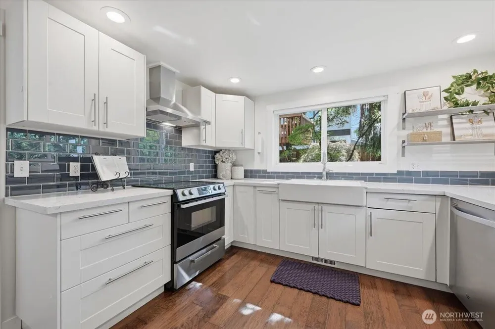2804 EAST HOWELL STREET, Seattle, WA 98122