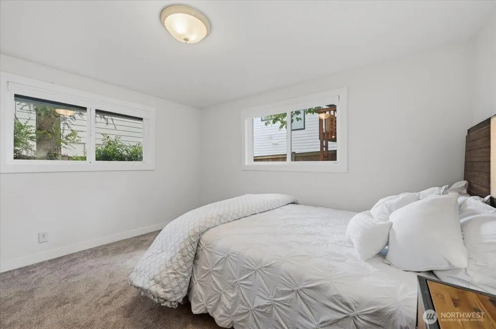 2804 EAST HOWELL STREET, Seattle, WA 98122