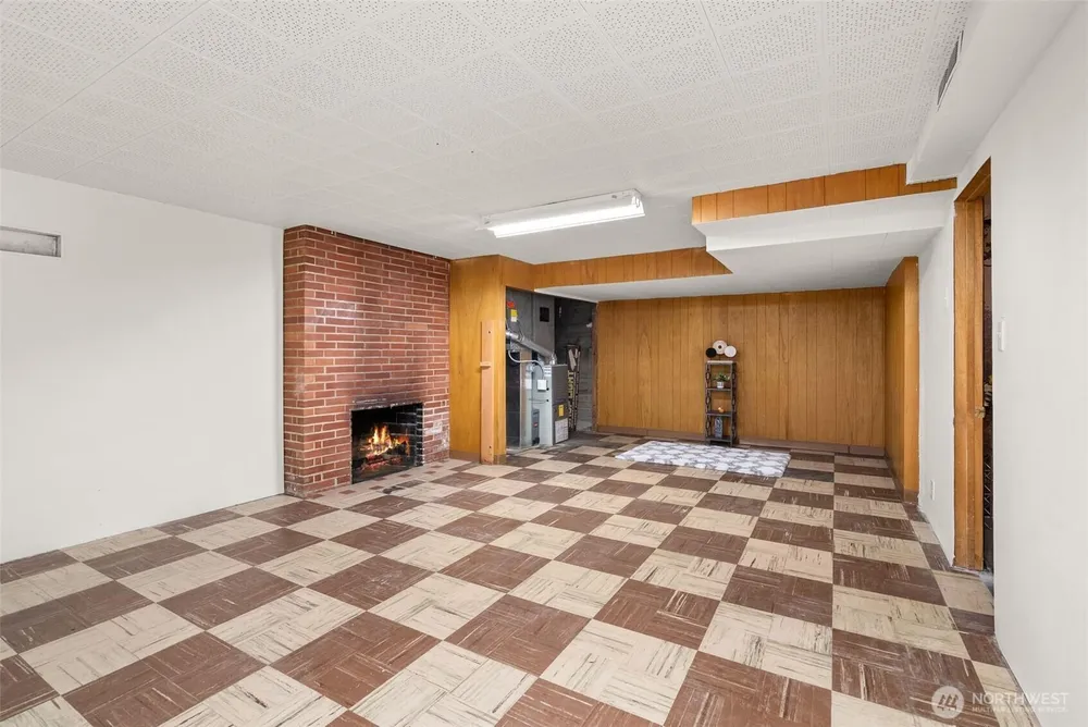 2426 S 142nd St, SeaTac, WA 98168