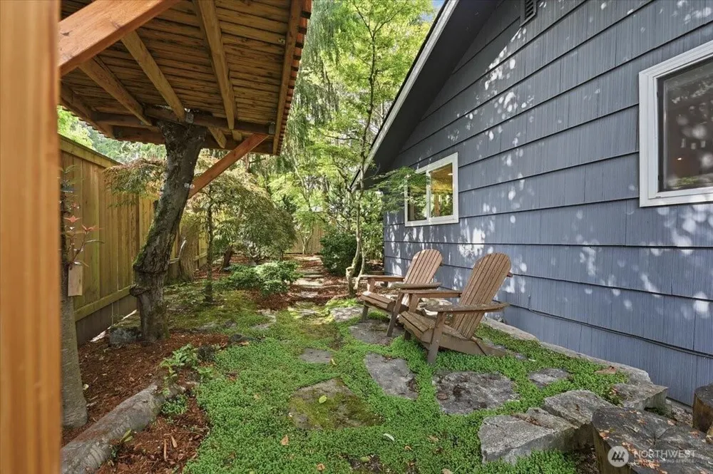2804 EAST HOWELL STREET, Seattle, WA 98122
