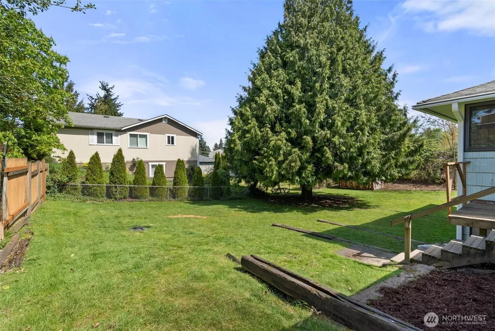 2426 S 142nd St, SeaTac, WA 98168