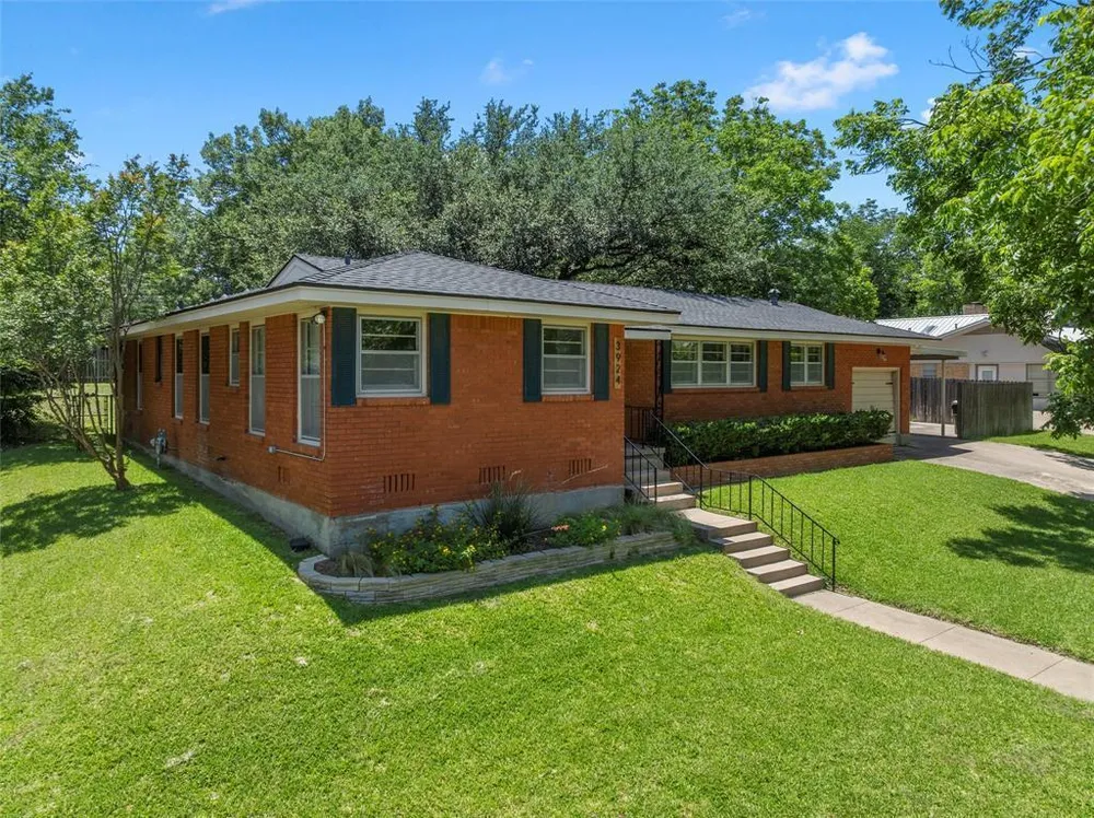 3924 N 30th St, Waco, TX 76708