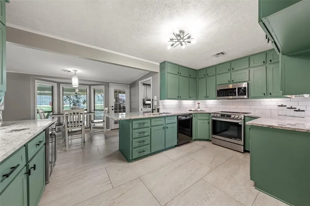 3924 N 30th St, Waco, TX 76708