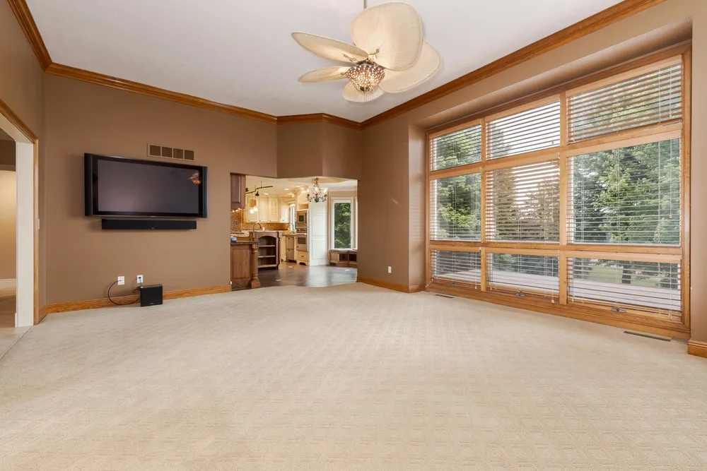 17 Smokey Ct, Bloomington, IL 61704