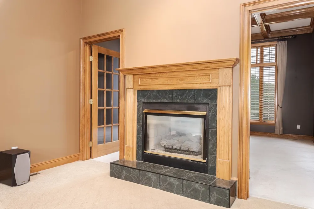 17 Smokey Ct, Bloomington, IL 61704