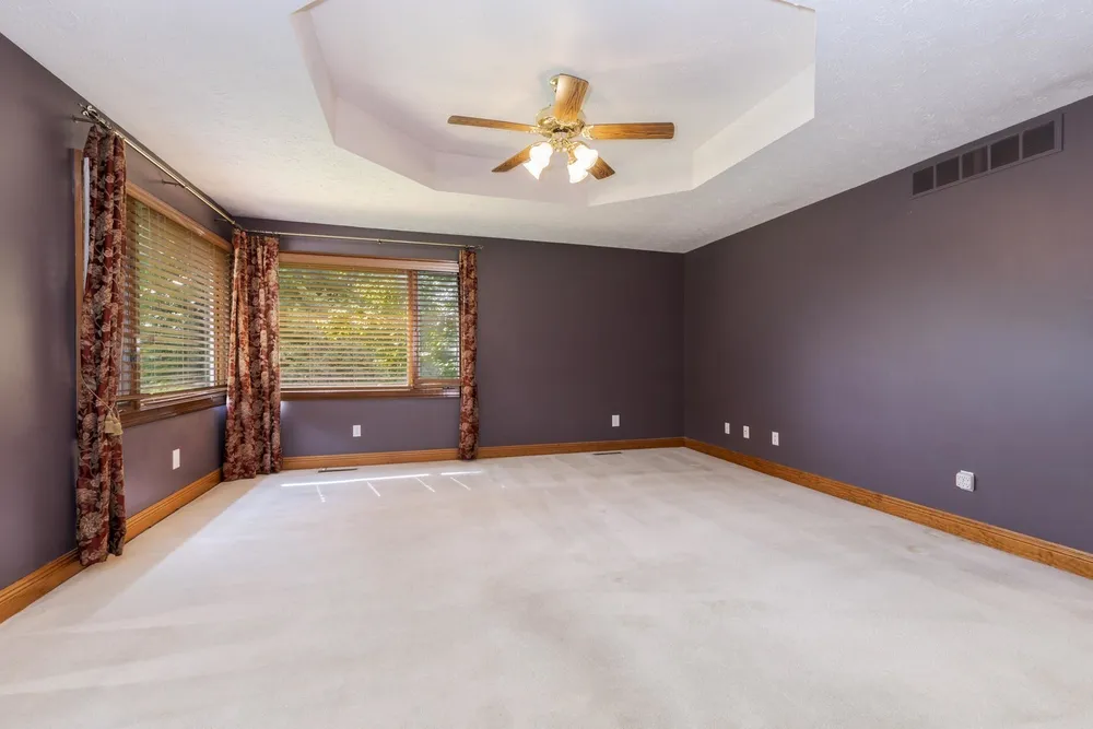 17 Smokey Ct, Bloomington, IL 61704