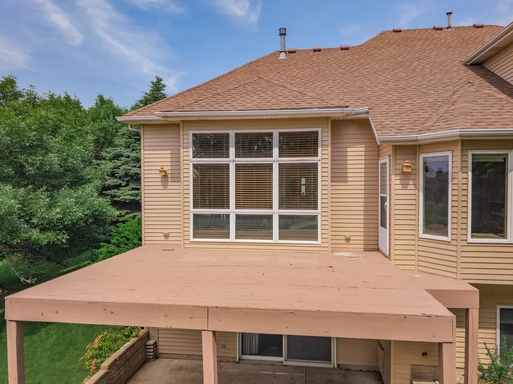 17 Smokey Ct, Bloomington, IL 61704
