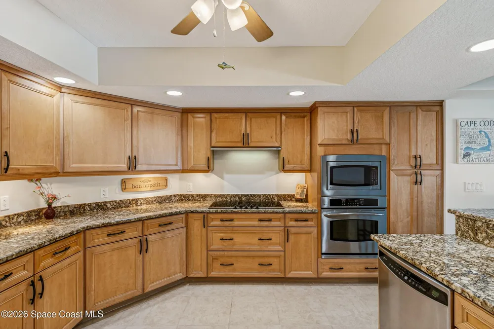 410 Hayes Ave, Cocoa Beach, FL 32931