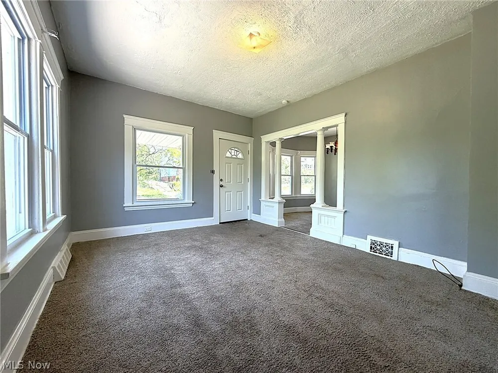 10514 Lamontier Ave, Cleveland, OH 44104