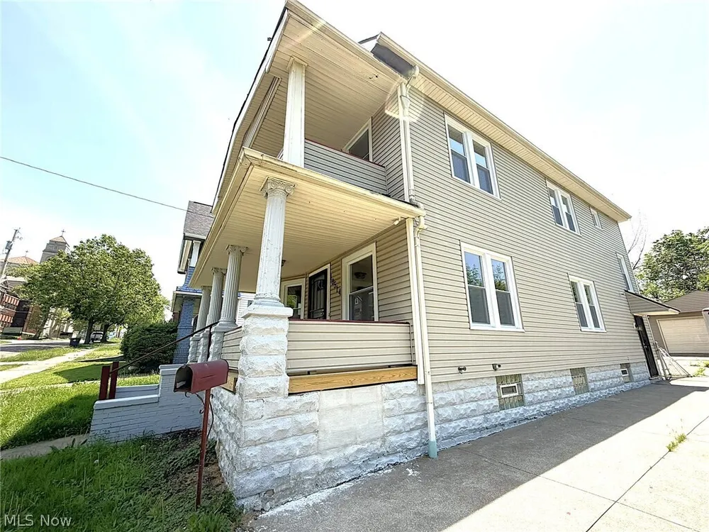 10514 Lamontier Ave, Cleveland, OH 44104