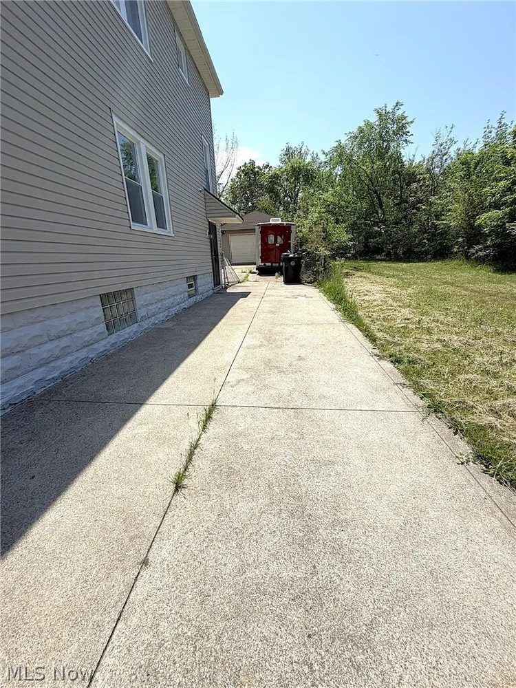 10514 Lamontier Ave, Cleveland, OH 44104
