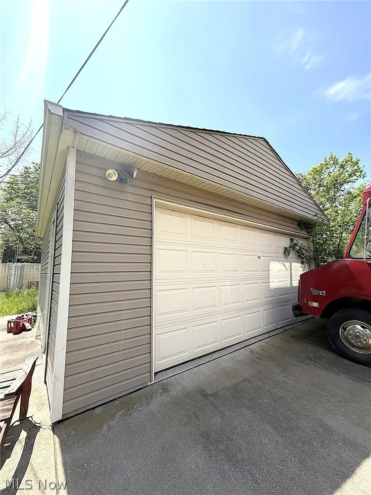 10514 Lamontier Ave, Cleveland, OH 44104
