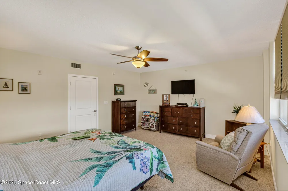 410 Hayes Ave, Cocoa Beach, FL 32931