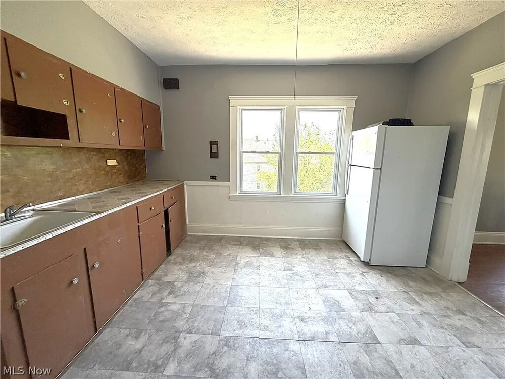 10514 Lamontier Ave, Cleveland, OH 44104