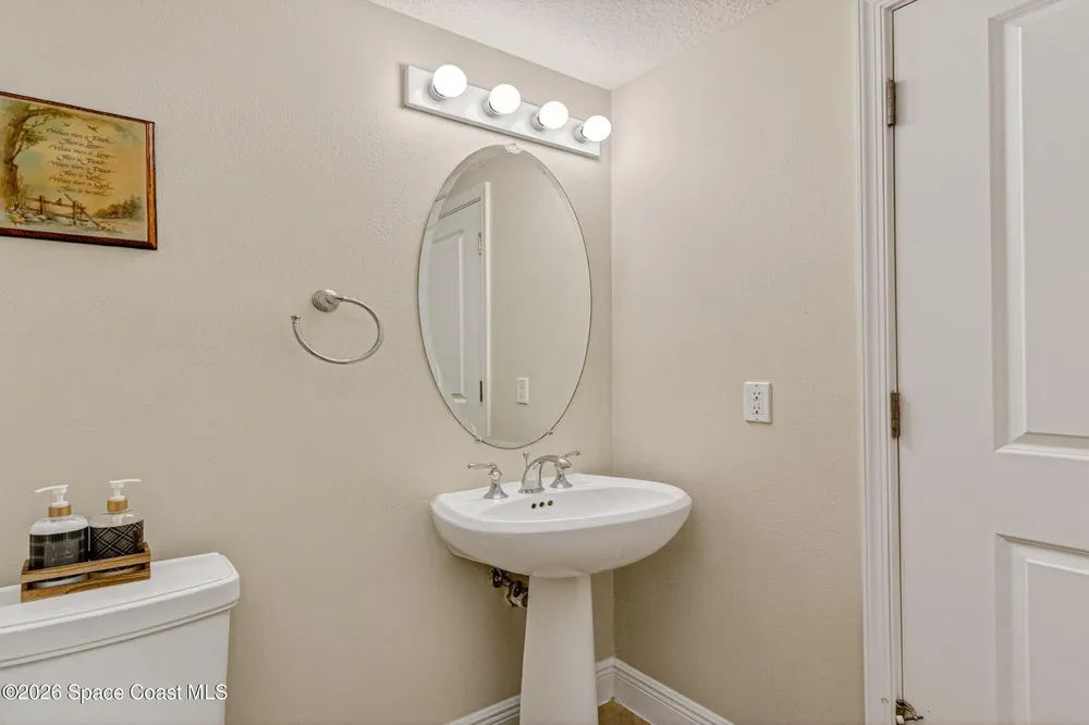 410 Hayes Ave, Cocoa Beach, FL 32931