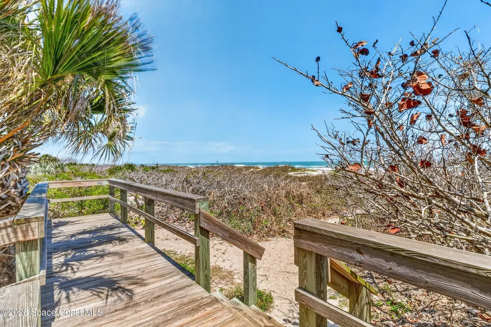 410 Hayes Ave, Cocoa Beach, FL 32931