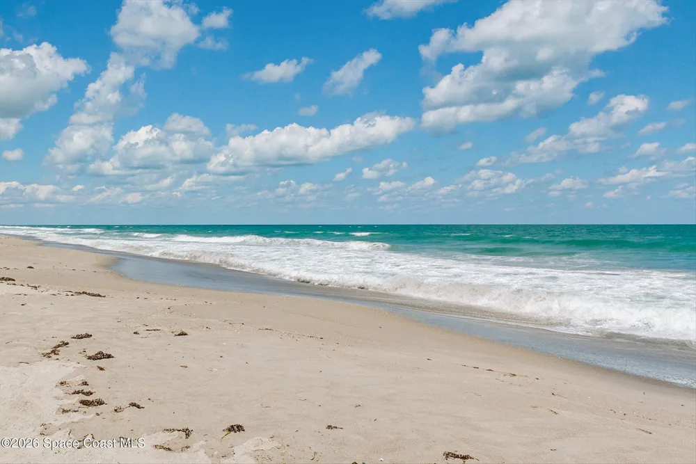 410 Hayes Ave, Cocoa Beach, FL 32931