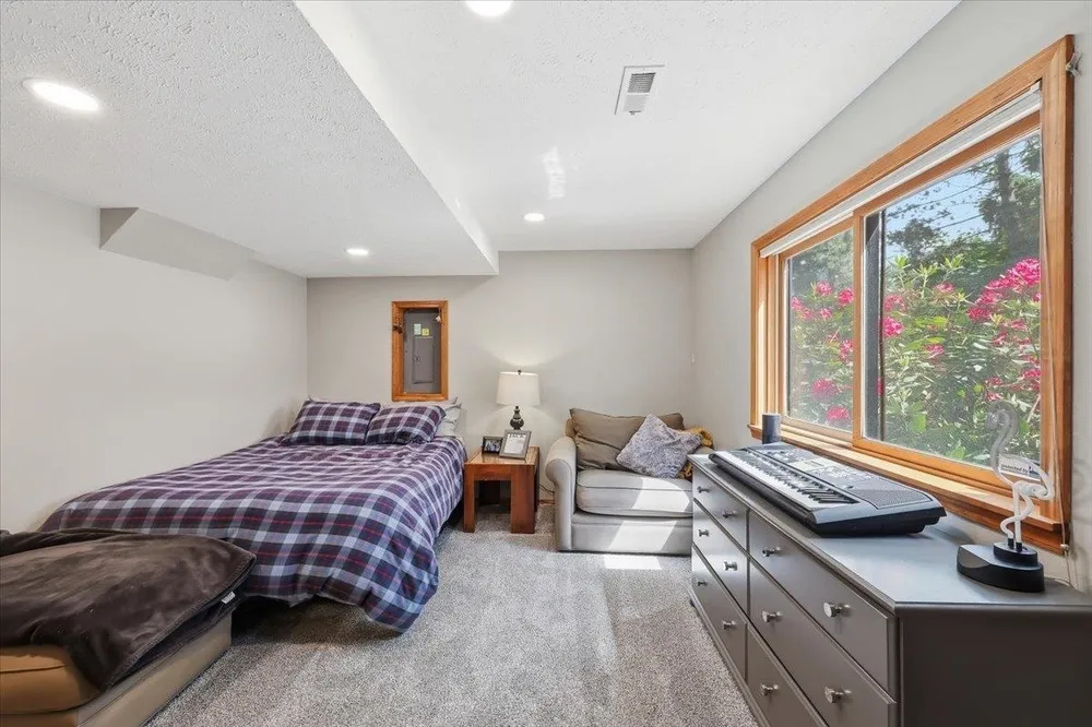 6321 S Auer St, Spokane, WA 99223