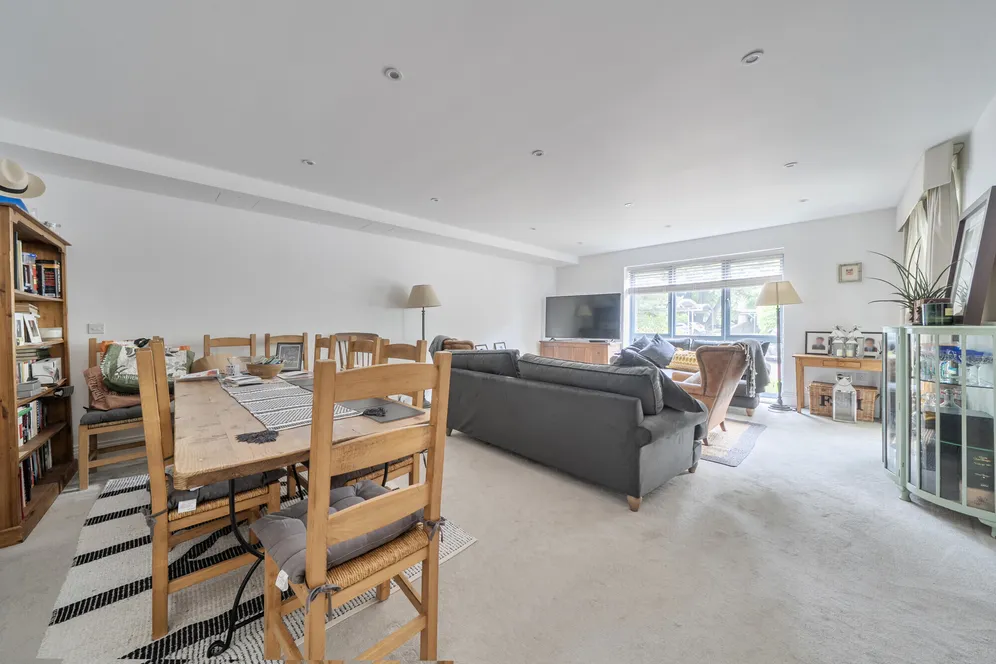 Humphris Place, Cheltenham, GL53 photo 3