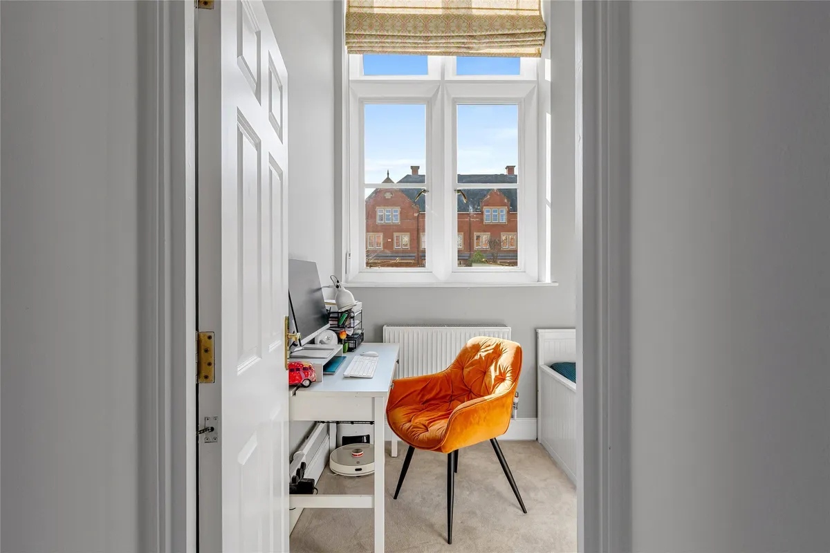 Lavender Close, Leatherhead, Surrey, KT22