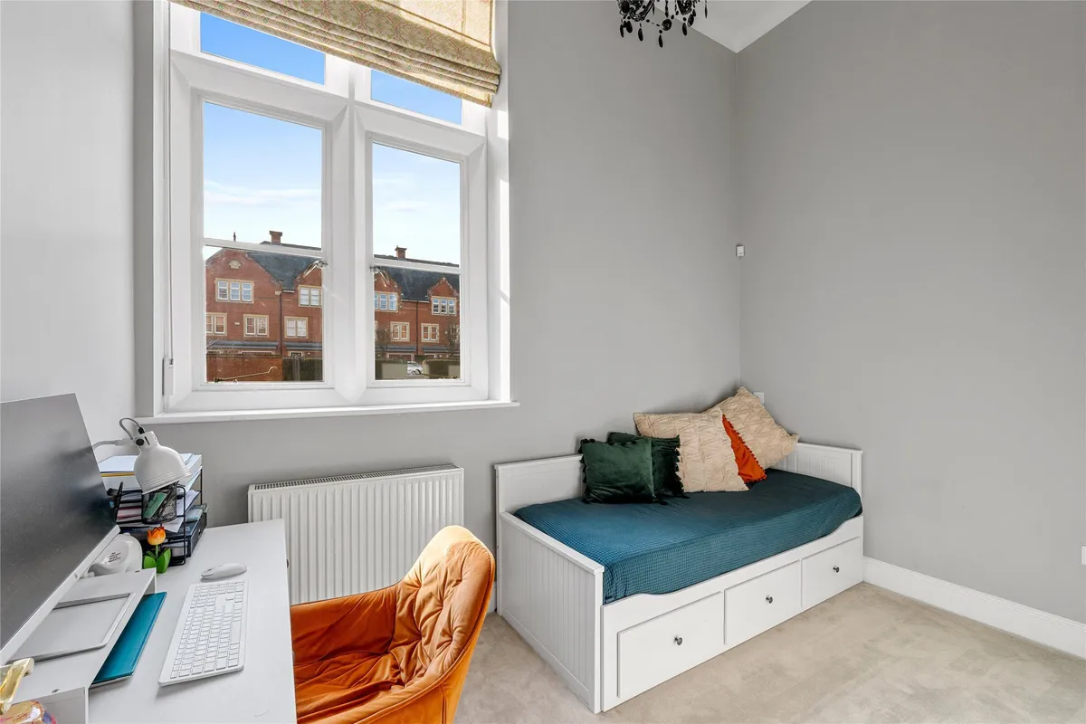 Lavender Close, Leatherhead, Surrey, KT22