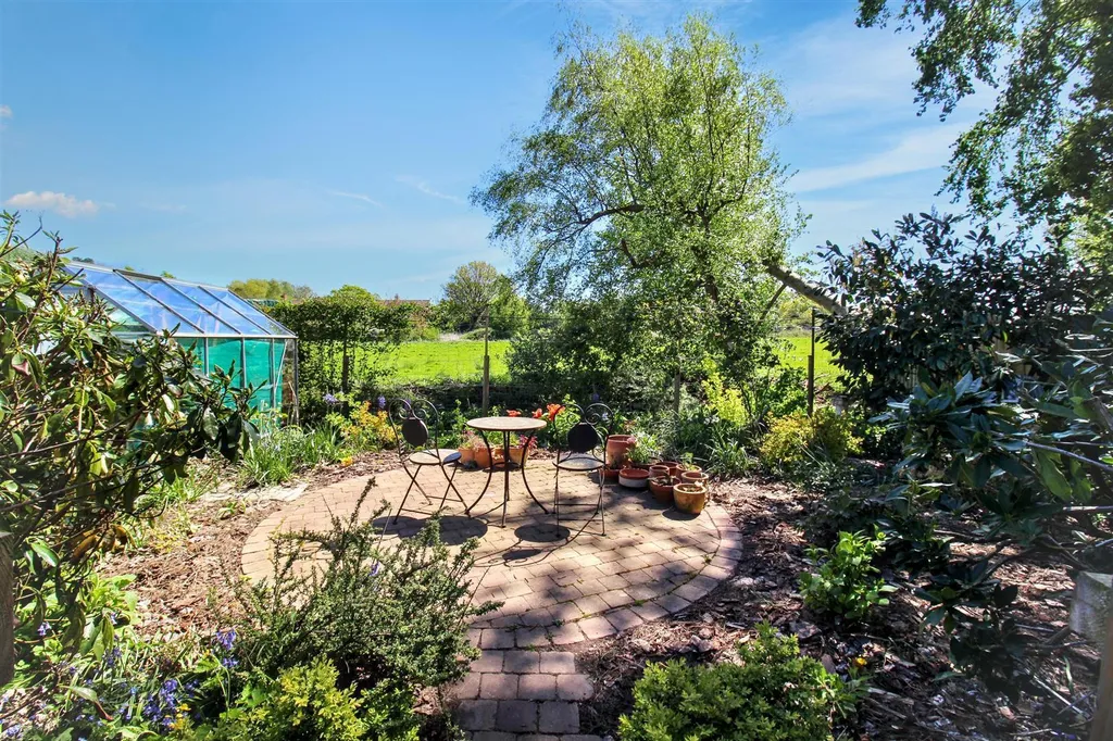 4 Bedroom Detached For Sale: The Street, Lessingham