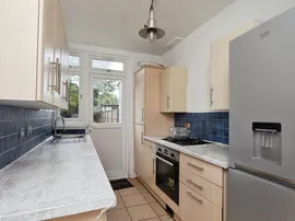 Hulse Avenue, Barking thumb 3