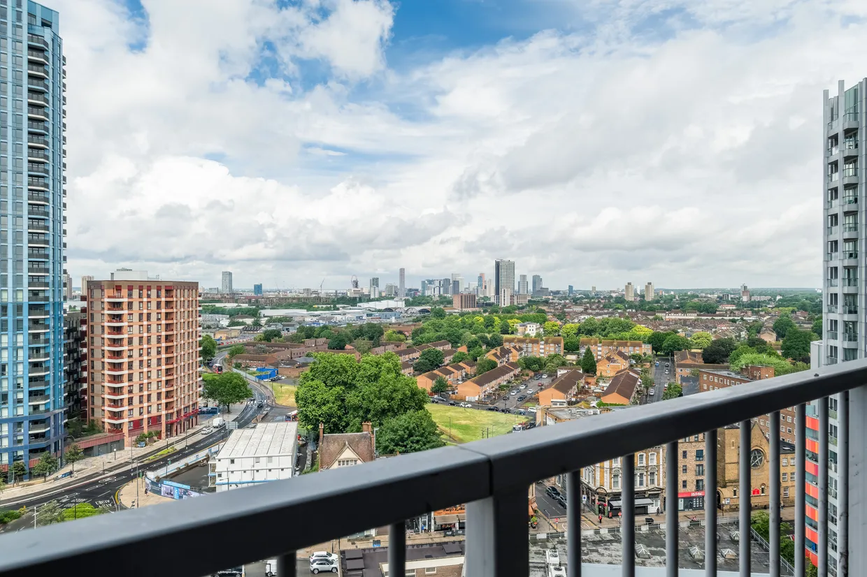 Terry Spinks Place, London, E16 photo 2