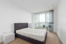Terry Spinks Place, London, E16 photo 6