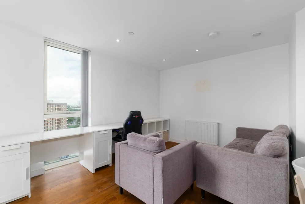 Terry Spinks Place, London, E16 photo 9