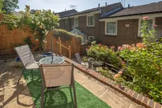 Heights Close, London, SW20 photo 12