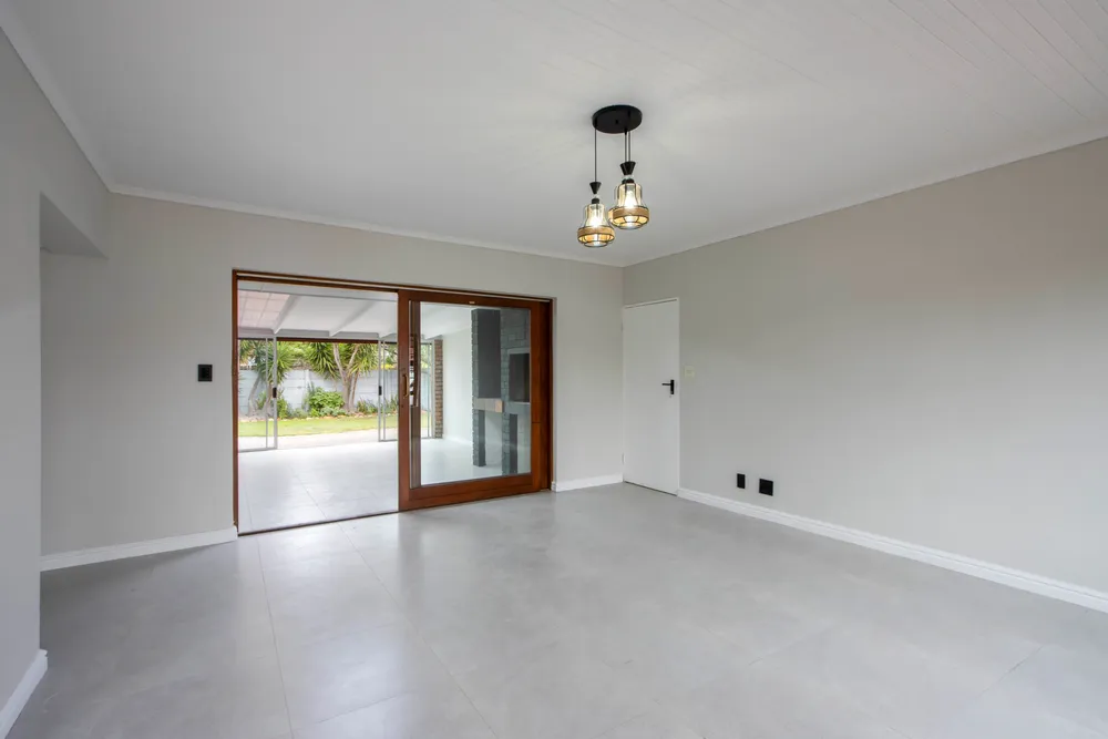 South Africa, Western Cape, Dobson, Devon Road, 10
