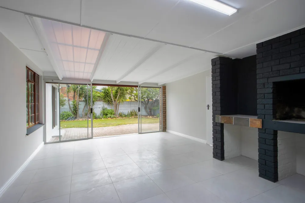 South Africa, Western Cape, Dobson, Devon Road, 10