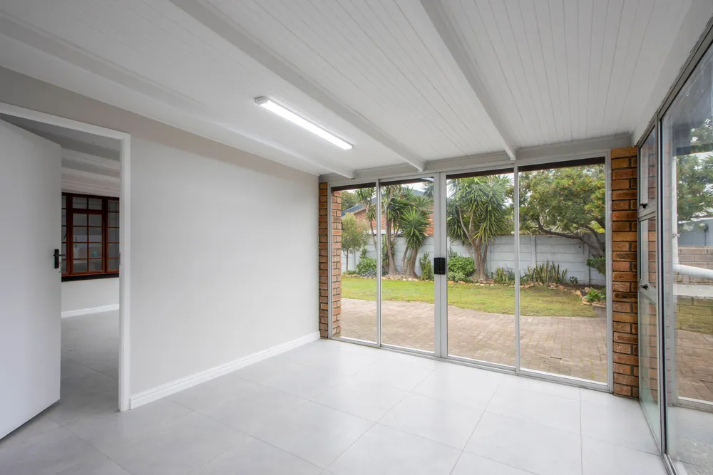 South Africa, Western Cape, Dobson, Devon Road, 10