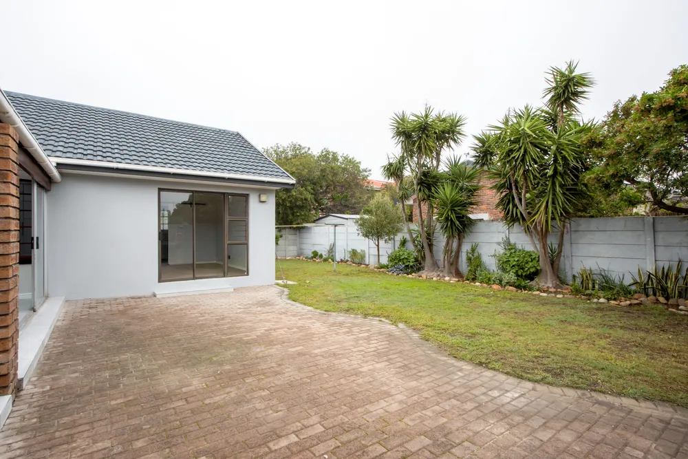 South Africa, Western Cape, Dobson, Devon Road, 10
