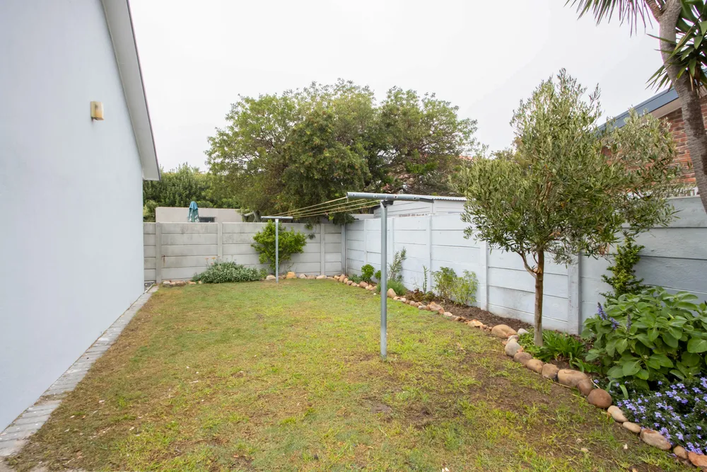 South Africa, Western Cape, Dobson, Devon Road, 10
