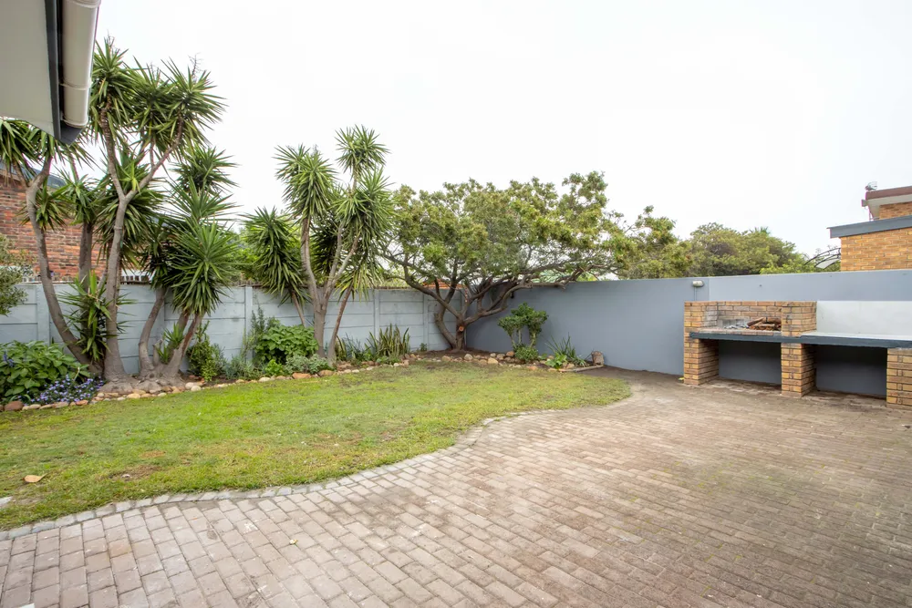 South Africa, Western Cape, Dobson, Devon Road, 10