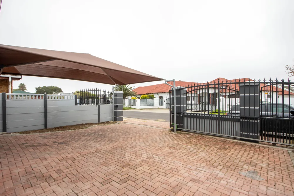 South Africa, Western Cape, Dobson, Devon Road, 10