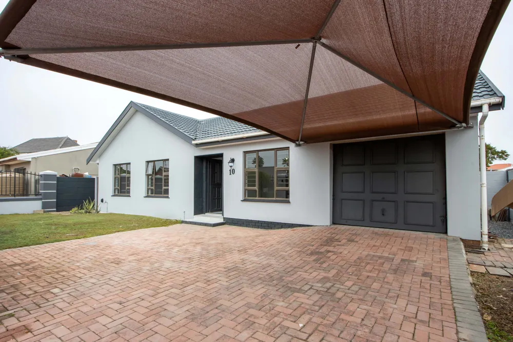 South Africa, Western Cape, Dobson, Devon Road, 10