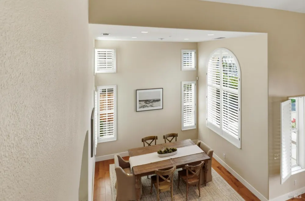 18 Richardson Rd, Novato, CA 94949
