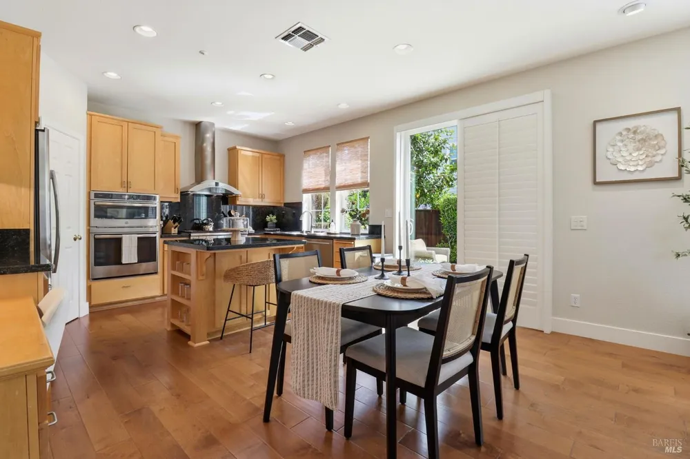 18 Richardson Rd, Novato, CA 94949