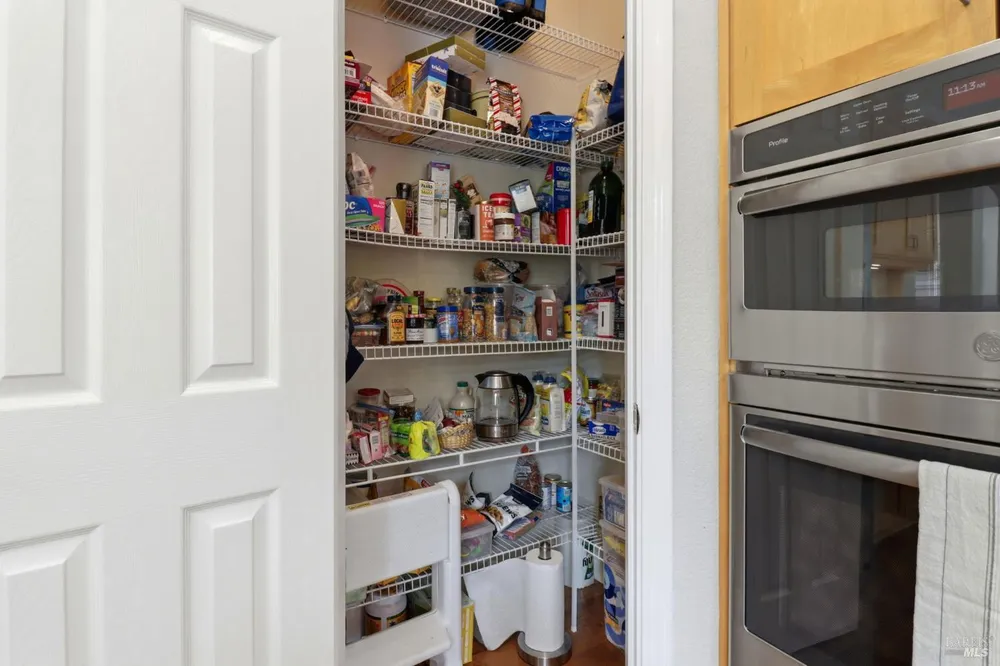 18 Richardson Rd, Novato, CA 94949