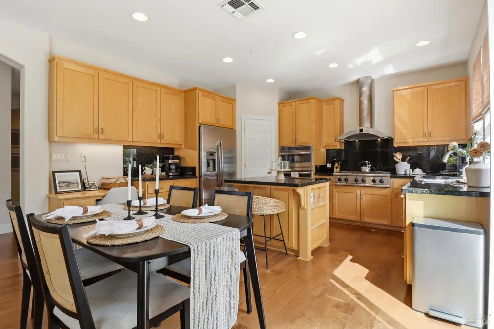 18 Richardson Rd, Novato, CA 94949