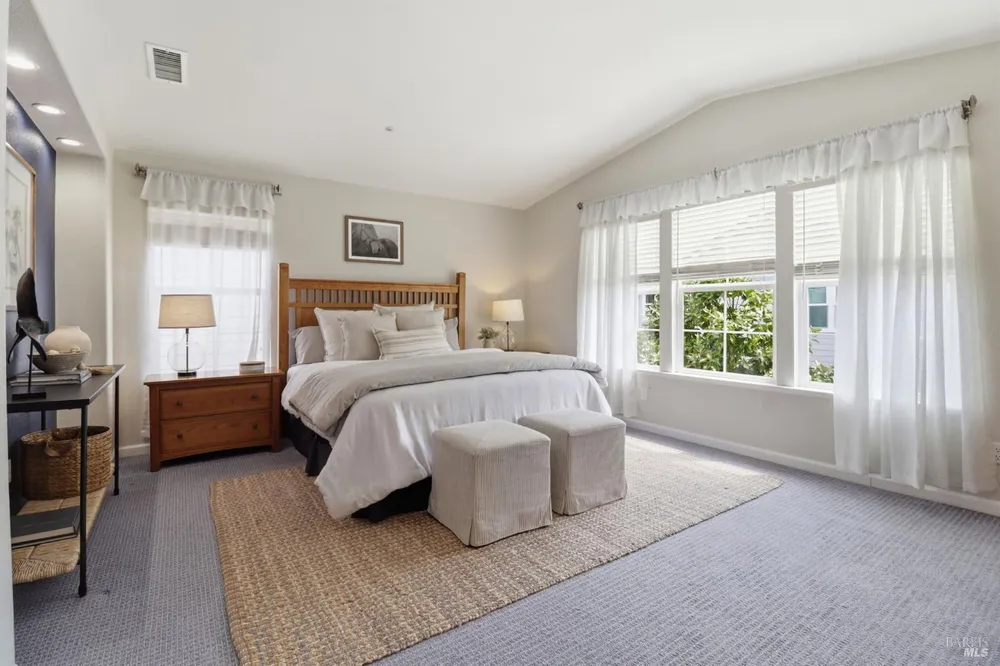 18 Richardson Rd, Novato, CA 94949