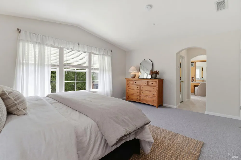 18 Richardson Rd, Novato, CA 94949