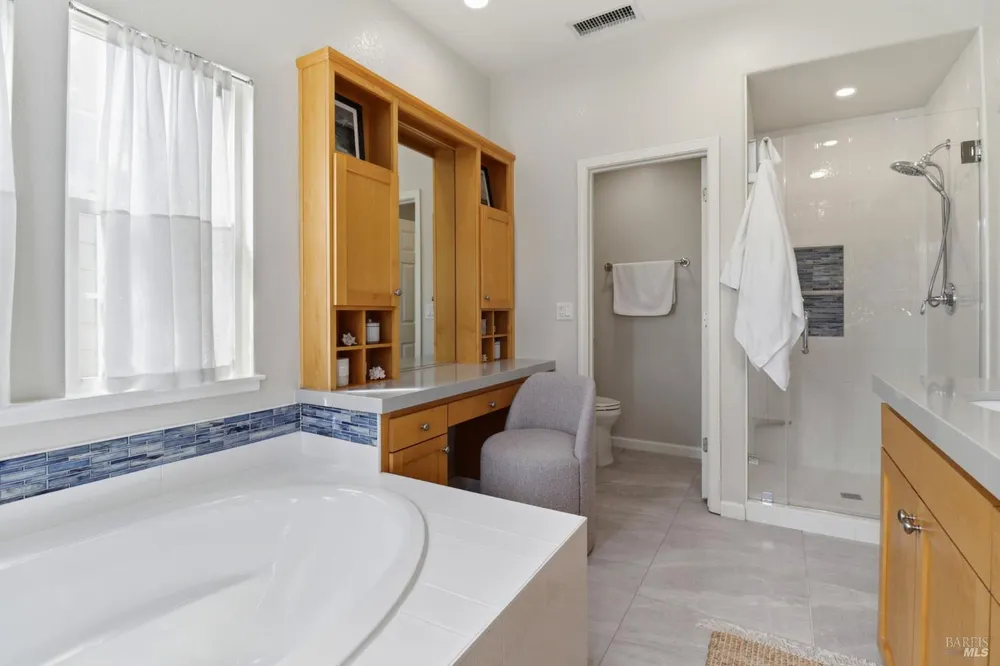18 Richardson Rd, Novato, CA 94949