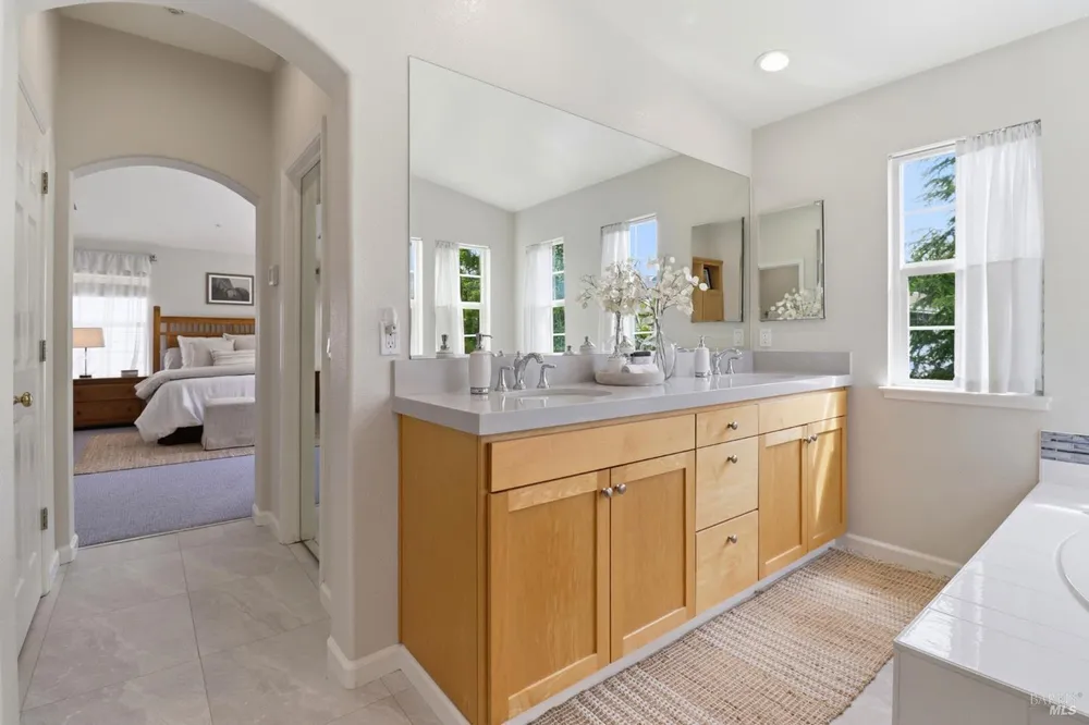 18 Richardson Rd, Novato, CA 94949