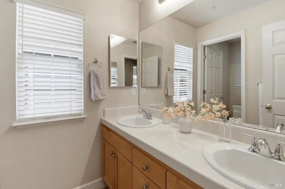 18 Richardson Rd, Novato, CA 94949