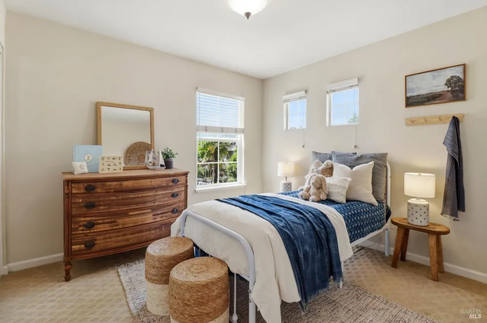18 Richardson Rd, Novato, CA 94949