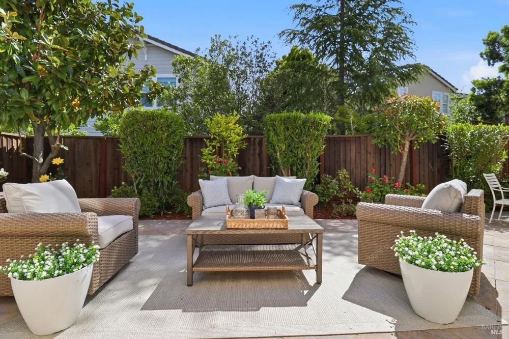 18 Richardson Rd, Novato, CA 94949